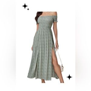 Green Boho floral off the shoulder dress with a slit. Size large.